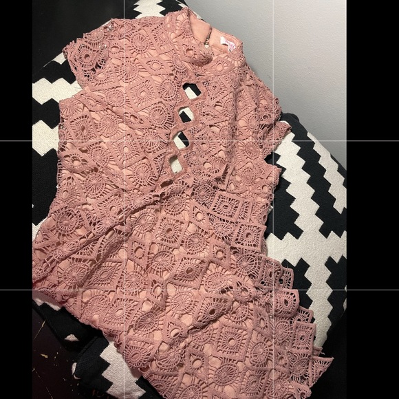 Dress - Picture 4 of 4